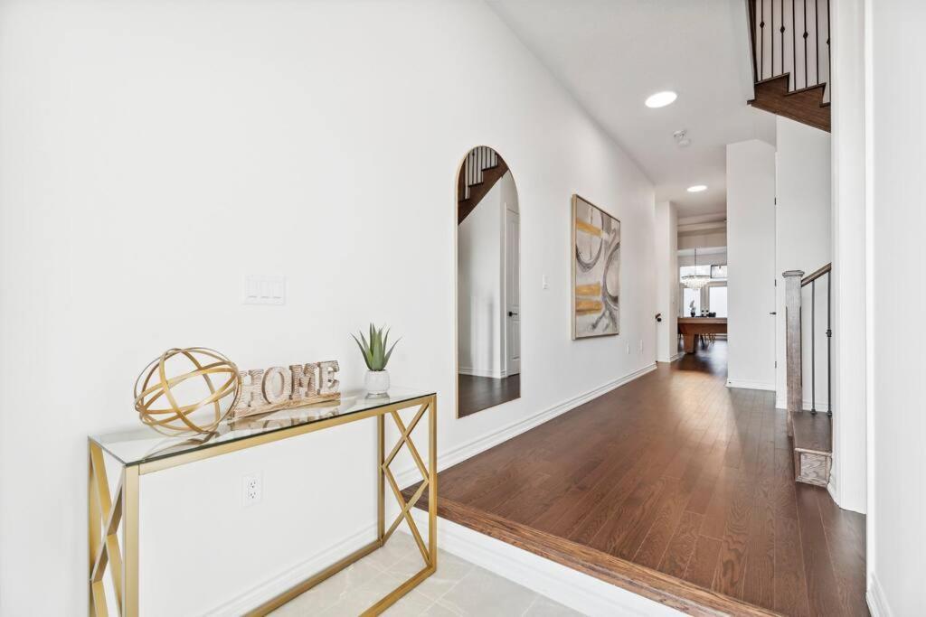 Barrie Luxe, Pool Table 6 Bedroom 6 Ba Custom Design A+ Location エクステリア 写真