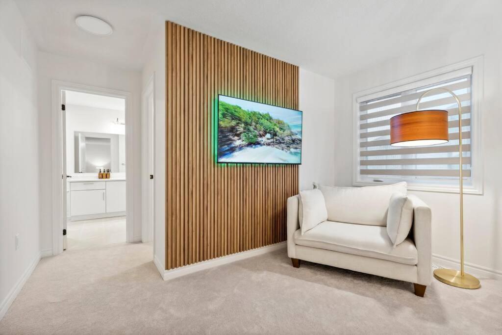 Barrie Luxe, Pool Table 6 Bedroom 6 Ba Custom Design A+ Location エクステリア 写真